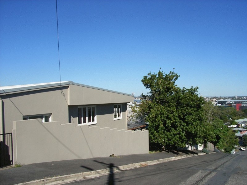 4 Stoneleigh Street, Red Hill QLD 4059