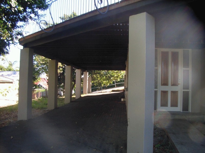 4 Stoneleigh Street, Red Hill QLD 4059