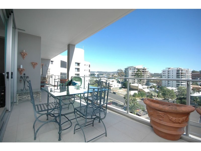 205 Coronation Drive, Milton QLD 4064