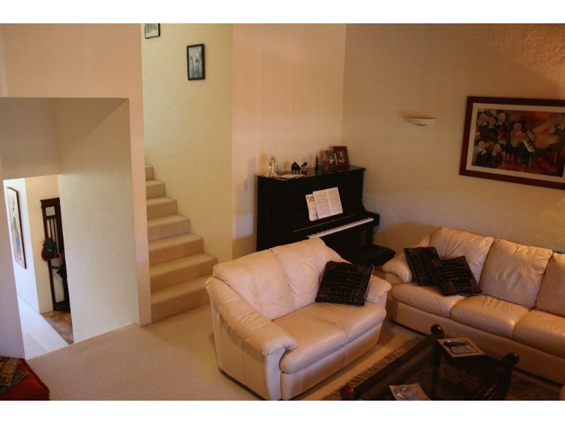 2/25 Bayliss Street, Toowong QLD 4066