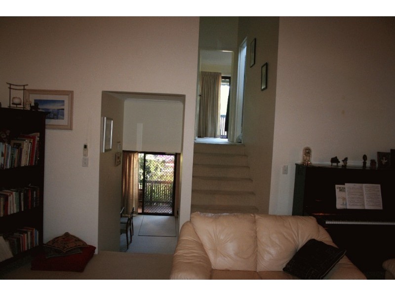 2/25 Bayliss Street, Toowong QLD 4066