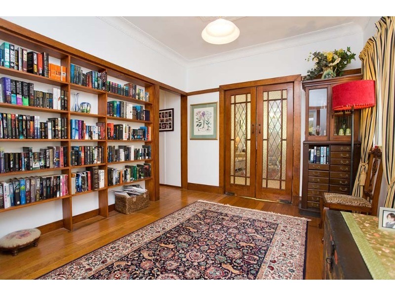 37 Crown Street, Bardon QLD 4065