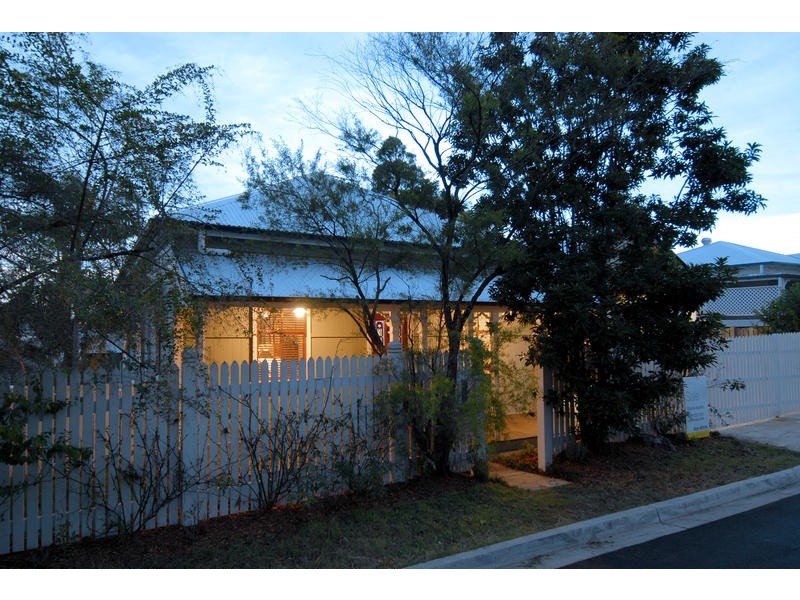 17 O’Connell Place, Red Hill QLD 4059