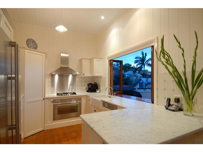 17 O’Connell Place, Red Hill QLD 4059