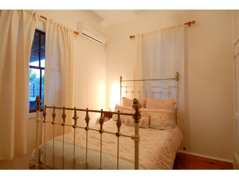 17 O’Connell Place, Red Hill QLD 4059