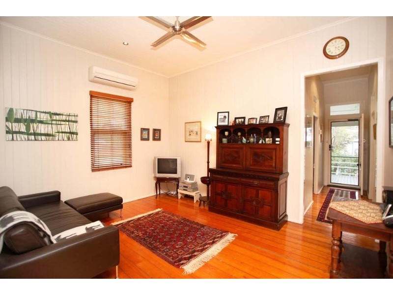 69 Coronation Street, Bardon QLD 4065
