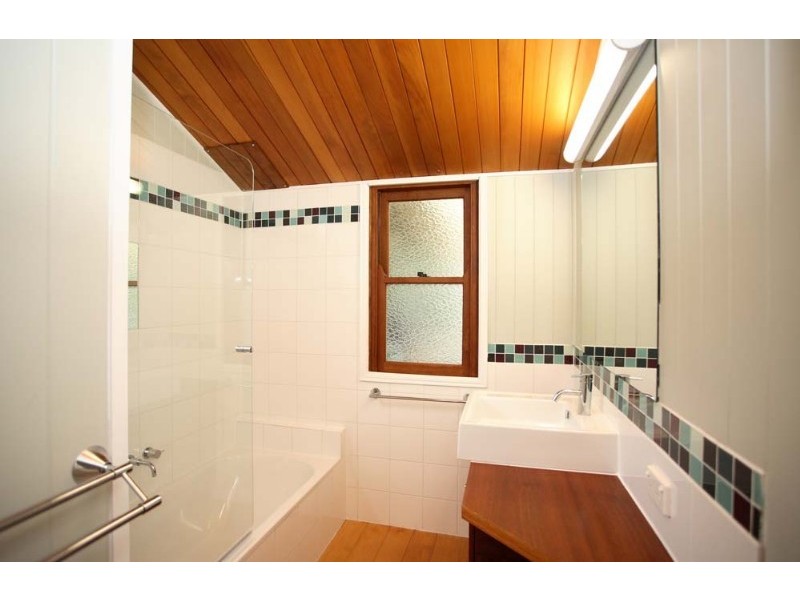 69 Coronation Street, Bardon QLD 4065