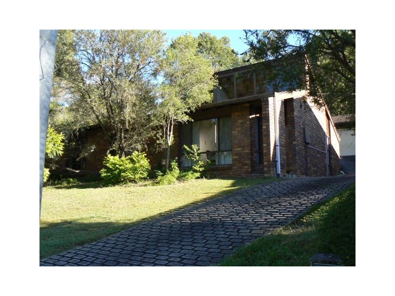 17 Burrumbuck Street, Chapel Hill QLD 4069