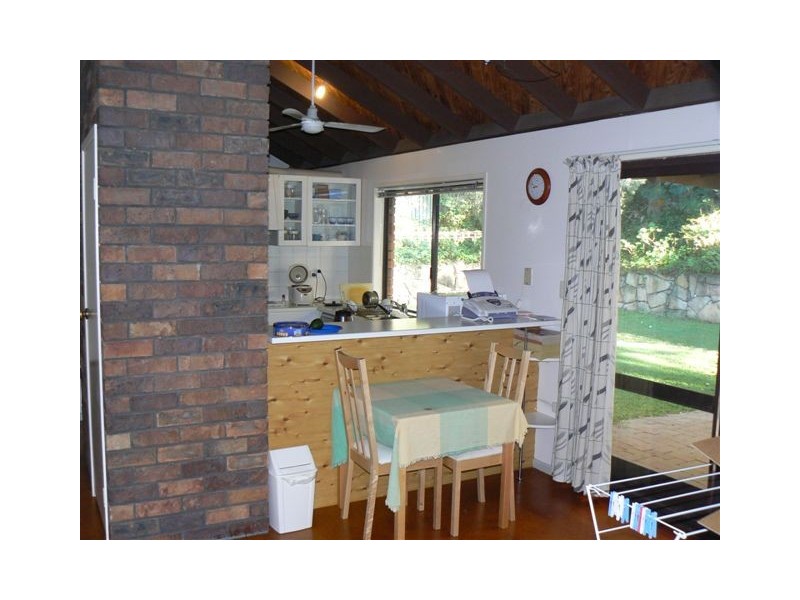 17 Burrumbuck Street, Chapel Hill QLD 4069