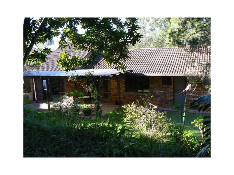 17 Burrumbuck Street, Chapel Hill QLD 4069