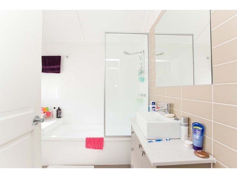 18 Lorimer Terrace, Kelvin Grove QLD 4059