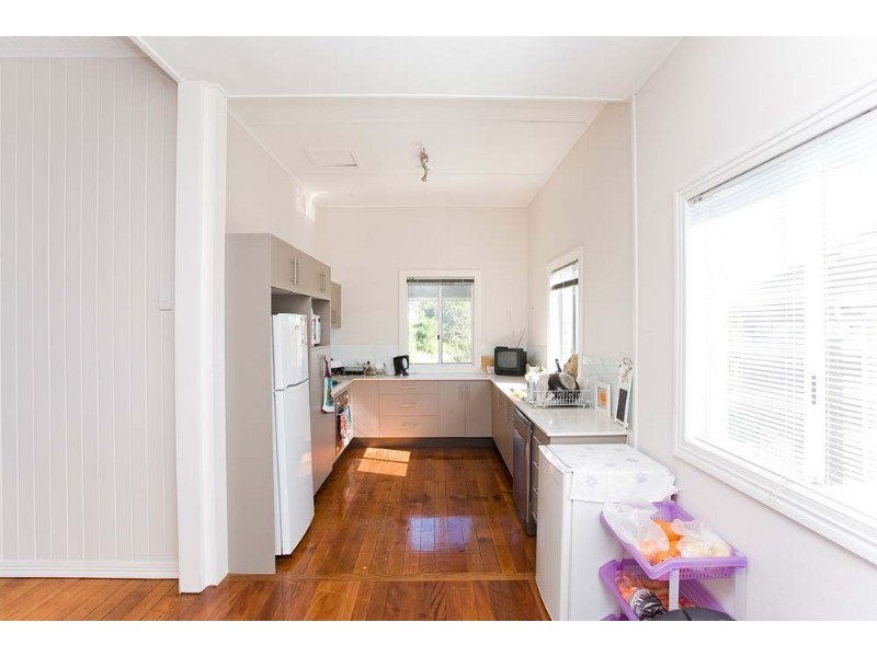 18 Lorimer Terrace, Kelvin Grove QLD 4059