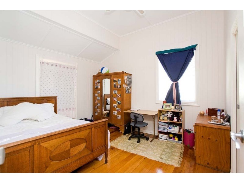 18 Lorimer Terrace, Kelvin Grove QLD 4059