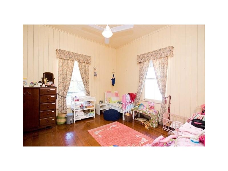 24 Findlay Street, Ashgrove QLD 4060