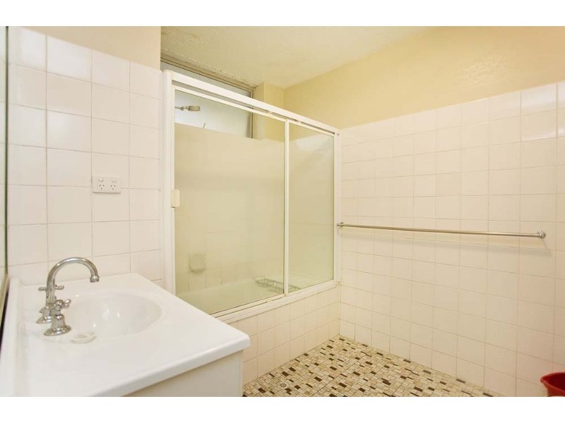 2/6 Grimes Street, Auchenflower QLD 4066