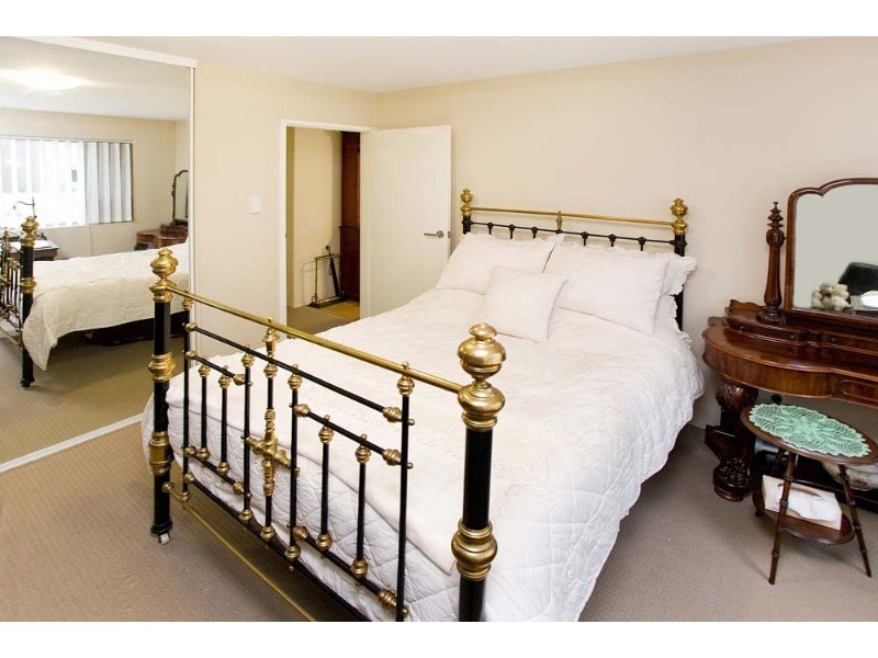 2/6 Grimes Street, Auchenflower QLD 4066