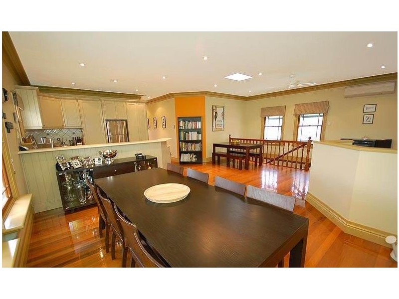 10 Alexandra Street, Bardon QLD 4065