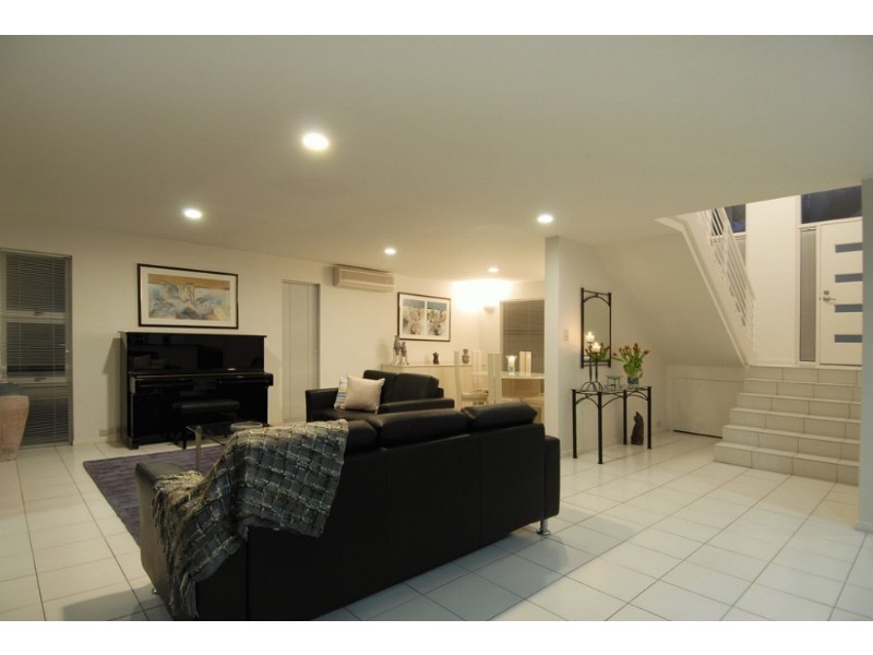 47 Stuartholme Road, Bardon QLD 4065