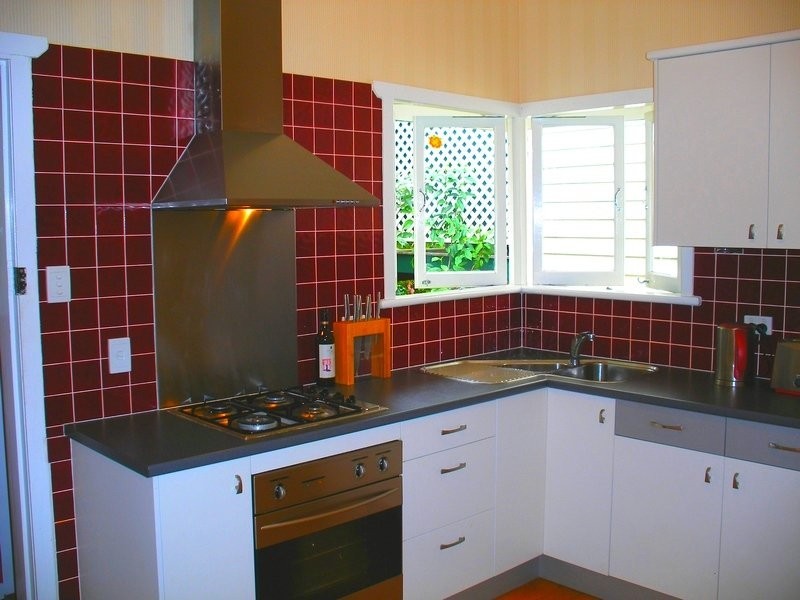 17 Leslie Street, Bardon QLD 4065