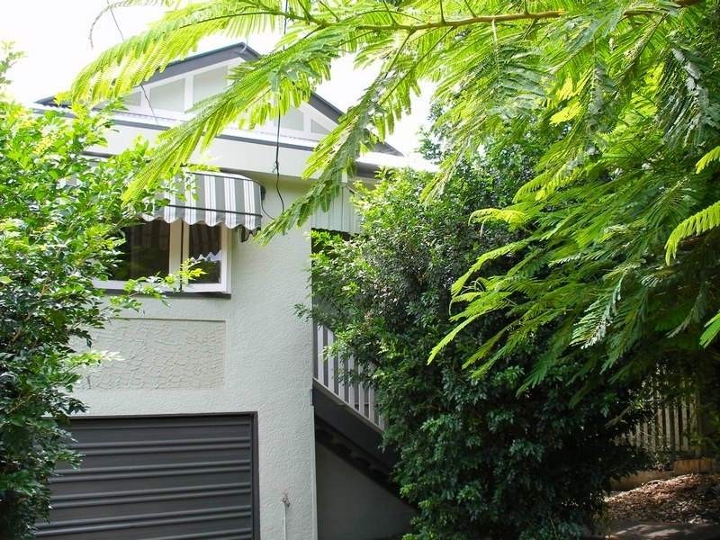 17 Leslie Street, Bardon QLD 4065