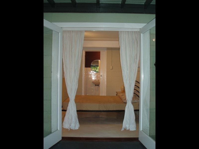 17 Leslie Street, Bardon QLD 4065