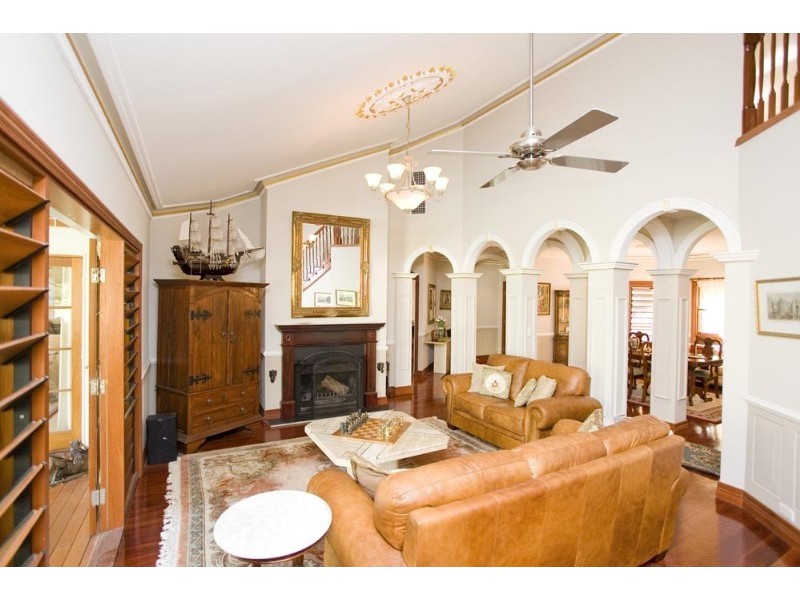 126 Huntingdale Street, Pullenvale QLD 4069