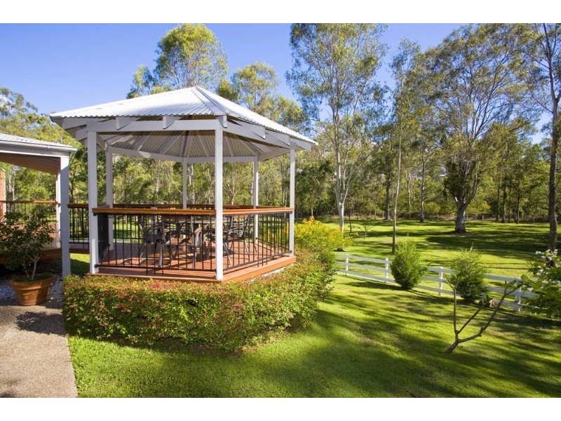 126 Huntingdale Street, Pullenvale QLD 4069