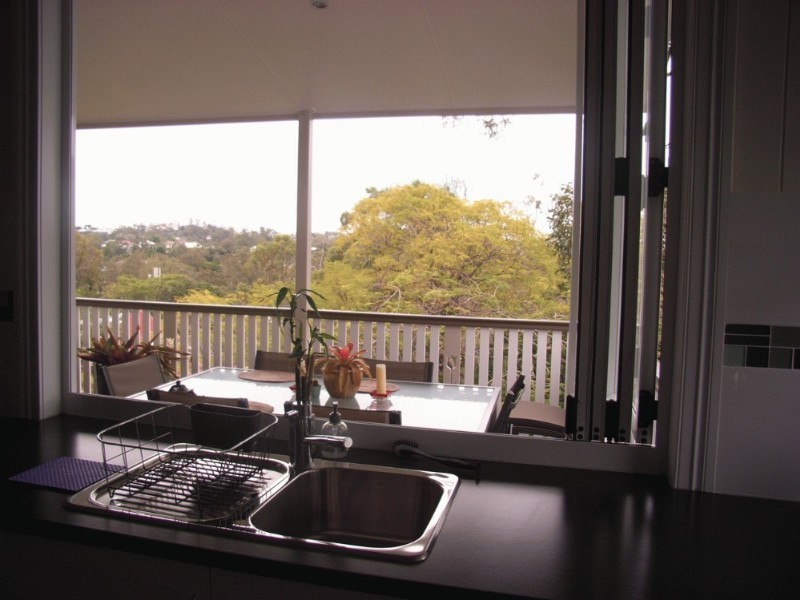 32 Harwood Street, Bardon QLD 4065