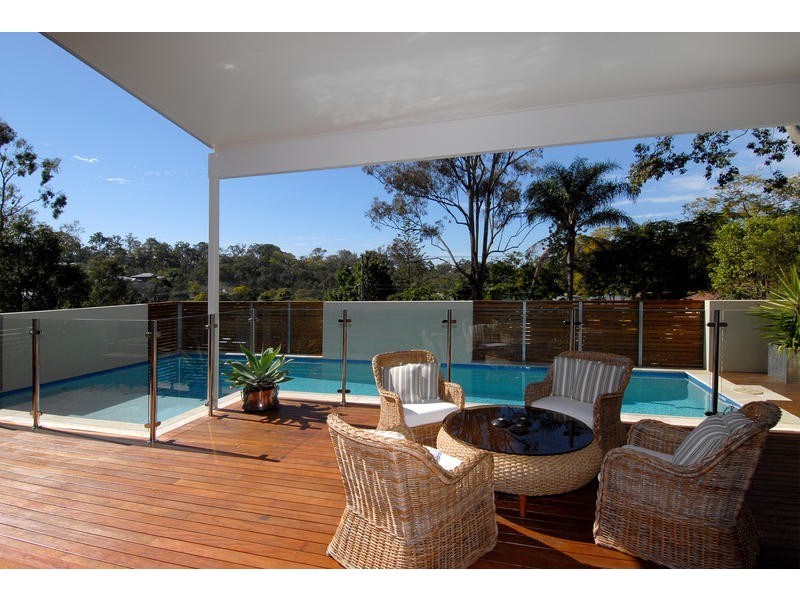 10 Mackay Terrace, Bardon QLD 4065
