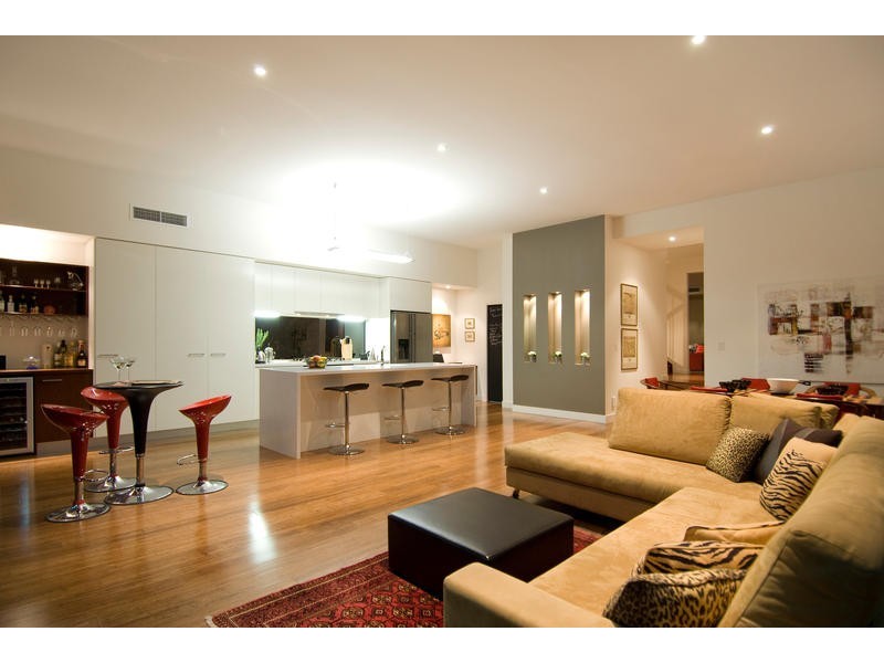 10 Mackay Terrace, Bardon QLD 4065