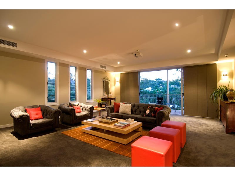 10 Mackay Terrace, Bardon QLD 4065