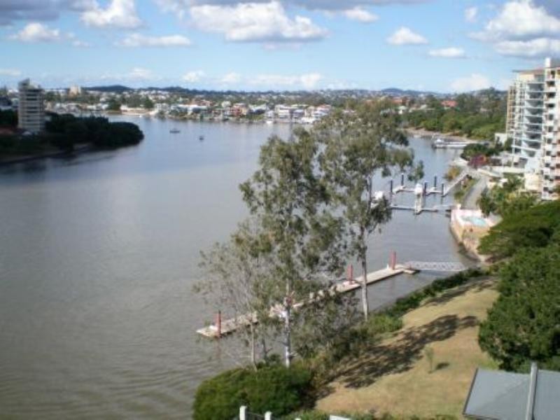 39 Castlebar Street, Kangaroo Point QLD 4169