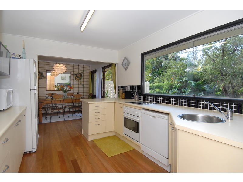 8 Ridgeway Street, The Gap QLD 4061