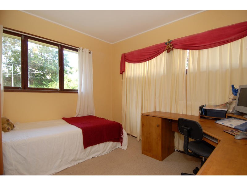 8 Ridgeway Street, The Gap QLD 4061