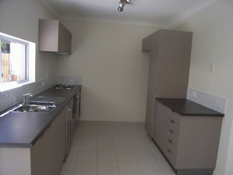 2/12 Gustavson Street, Annerley QLD 4103