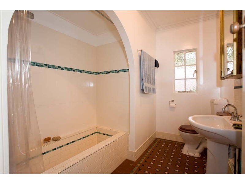 17 Gray Street, Newmarket QLD 4051