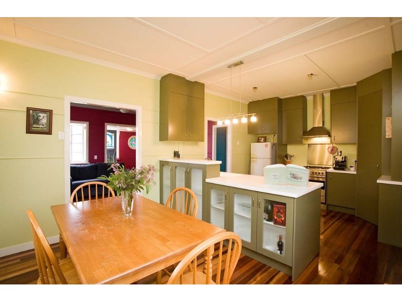 2 Gray Street, Red Hill QLD 4059