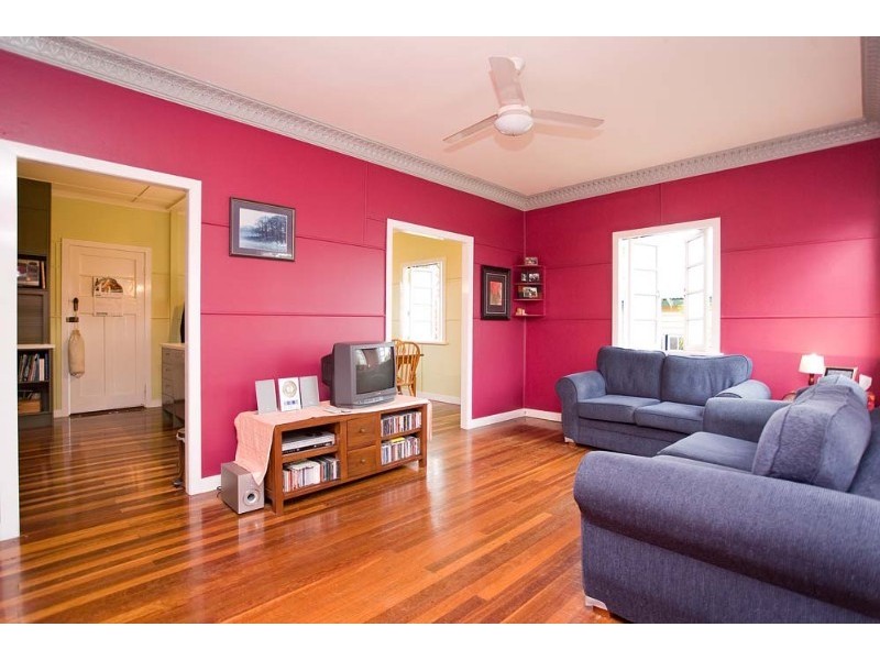 2 Gray Street, Red Hill QLD 4059