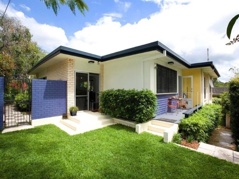 4 Nuffield Street, Bardon QLD 4065