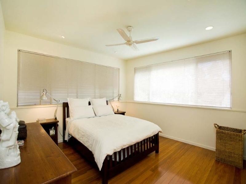 4 Nuffield Street, Bardon QLD 4065
