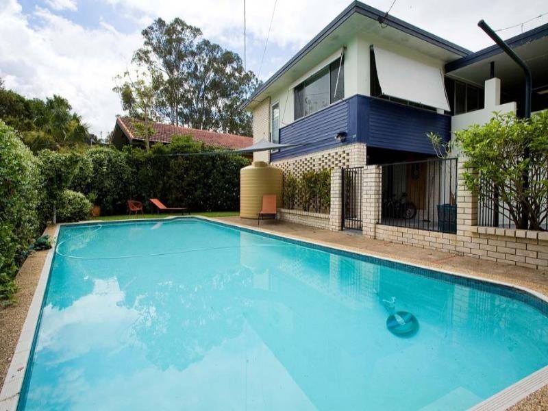4 Nuffield Street, Bardon QLD 4065
