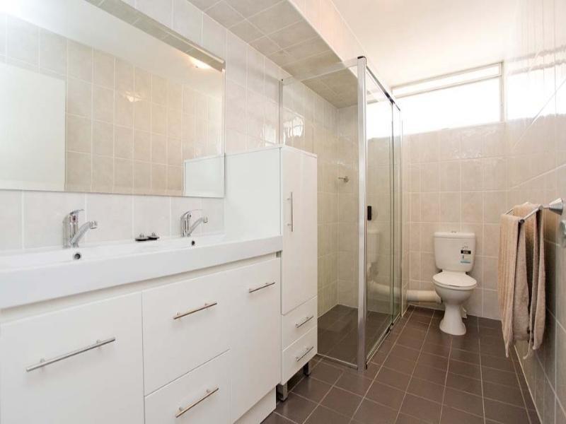 2/271 Enoggera Road, Newmarket QLD 4051