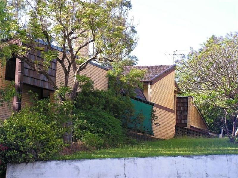 225 Boundary Street, Bardon QLD 4065