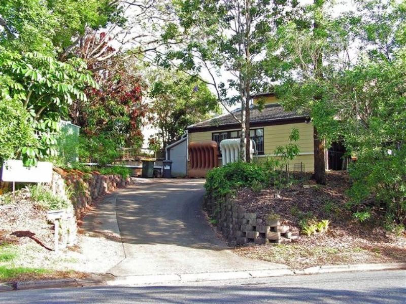 225 Boundary Street, Bardon QLD 4065