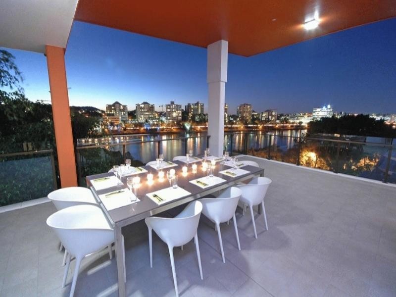 10 Pidgeon Close, West End QLD 4101