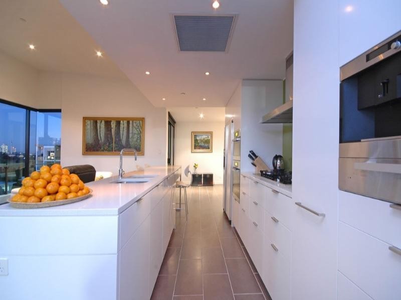 10 Pidgeon Close, West End QLD 4101
