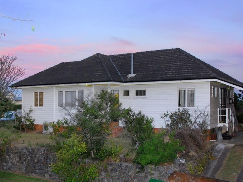 11 Fairseat Street, Bardon QLD 4065