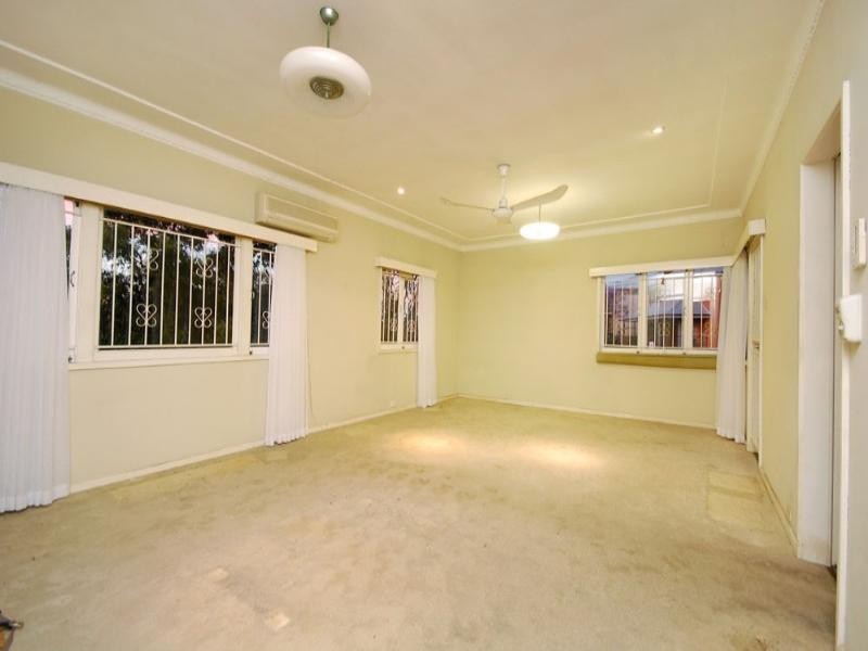 11 Fairseat Street, Bardon QLD 4065