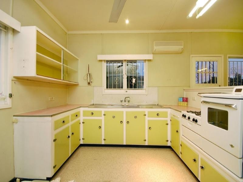 11 Fairseat Street, Bardon QLD 4065