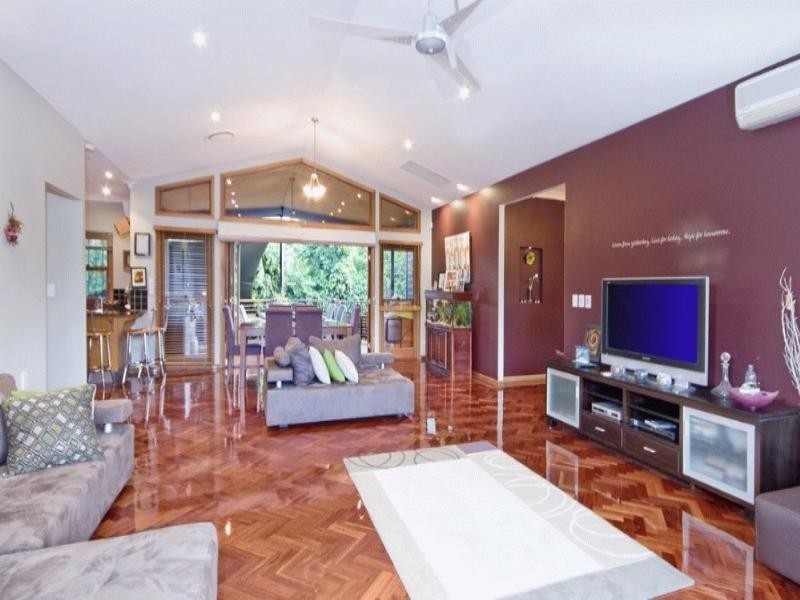 Bardon QLD 4065